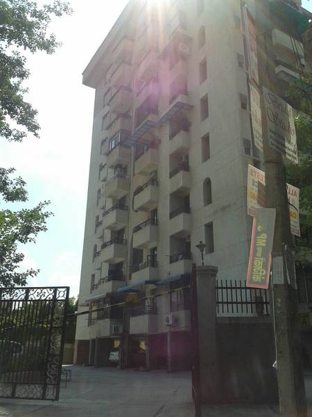 3 bhk flat for rent in Arjun Apartments Sector 7 Dwarka, Delhi